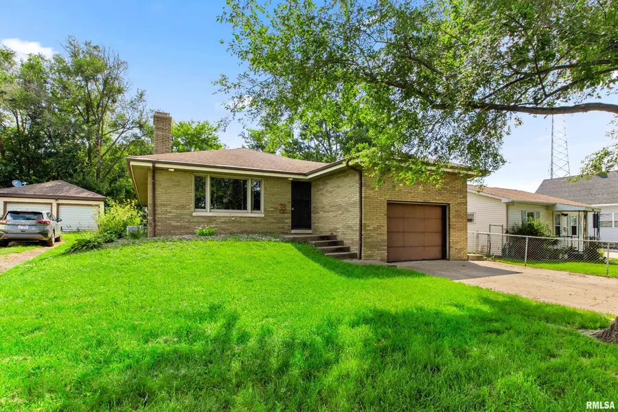 1414 Morton Street, Pekin, IL 61554 - #2