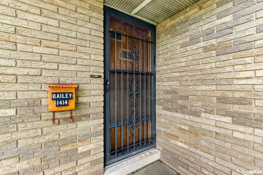 1414 Morton Street, Pekin, IL 61554 - #3