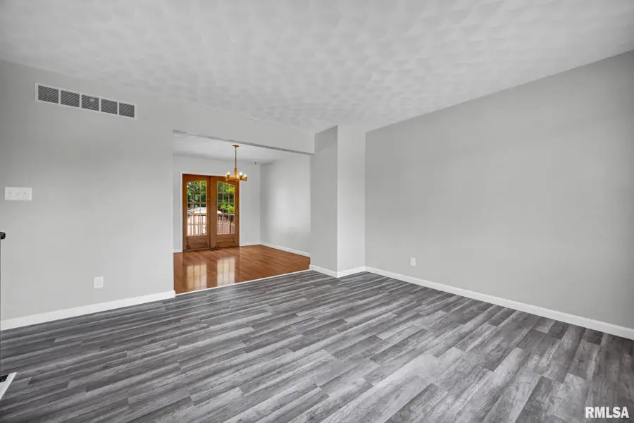 3600 W Bennington Court, Peoria, IL 61615 - #3