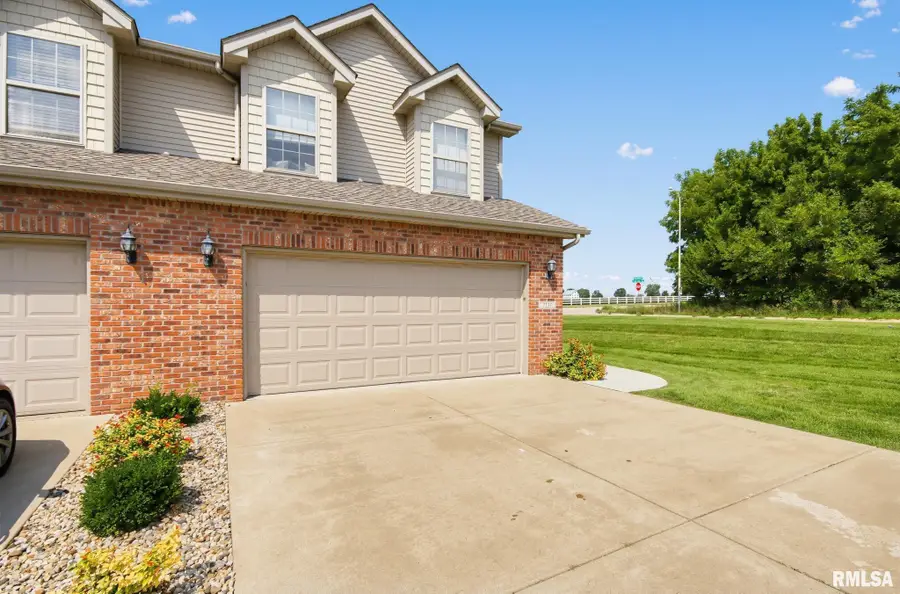 7131 N Thomas Davis Drive, Peoria, IL 61615 - #2