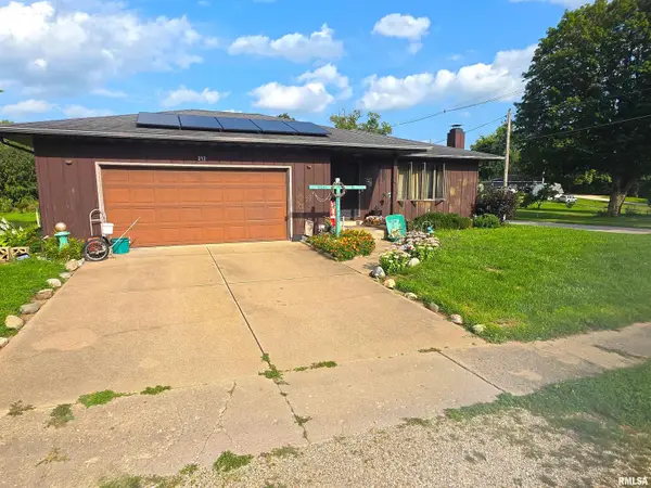 212 S Park Street, Washburn, IL 61570