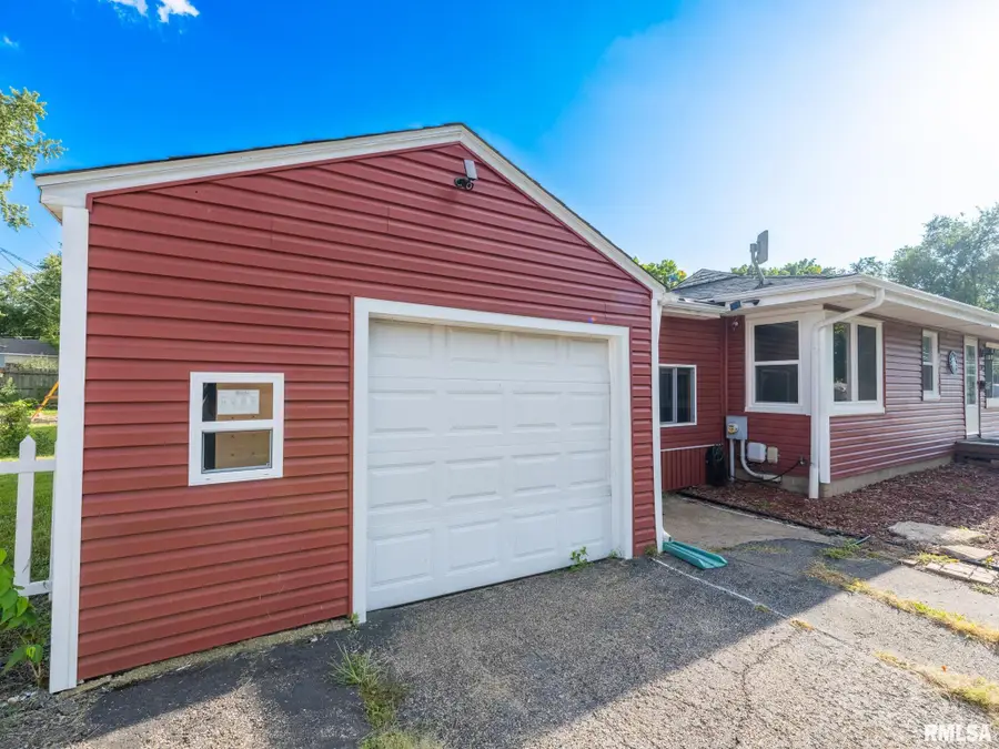 300 South Street, Pekin, IL 61554 - #2