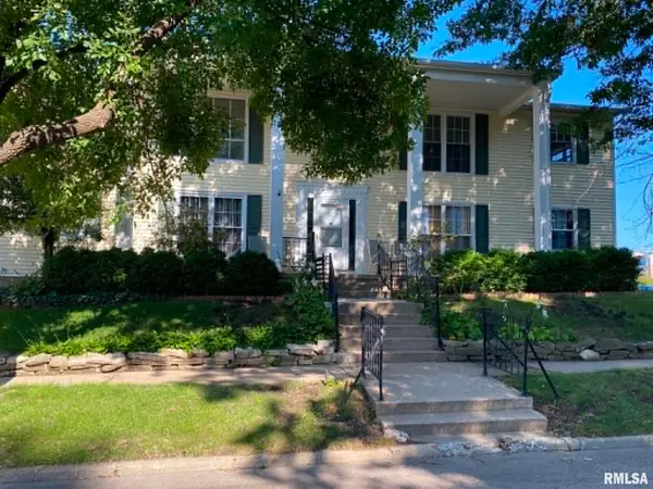 15 S Avenue B #4, Canton, IL 61520