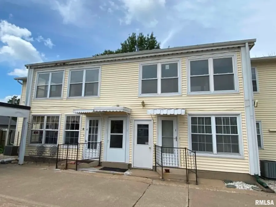 15 S Avenue B #3, Canton, IL 61520 - #3