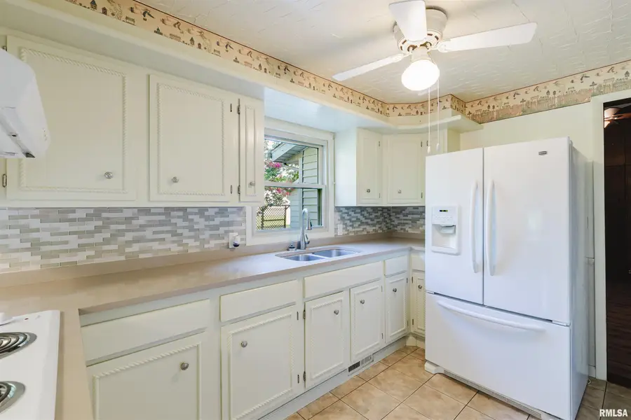 3012 Eden Park Drive, Herrin, IL 62948 - #2