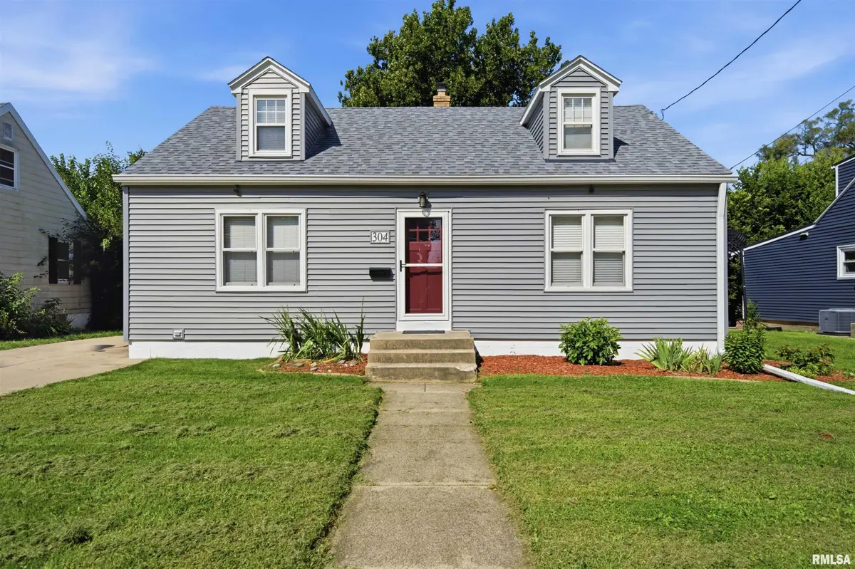 304 N Lawndale Avenue, Washington, IL 61571 - #1
