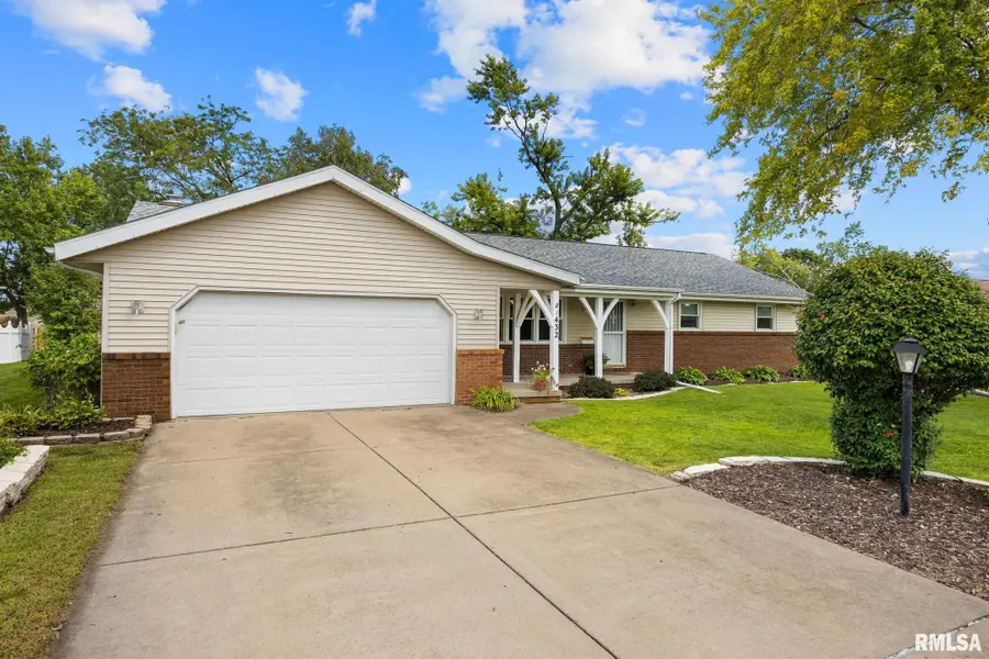 432 S Montana Avenue, Morton, IL 61550 - #3