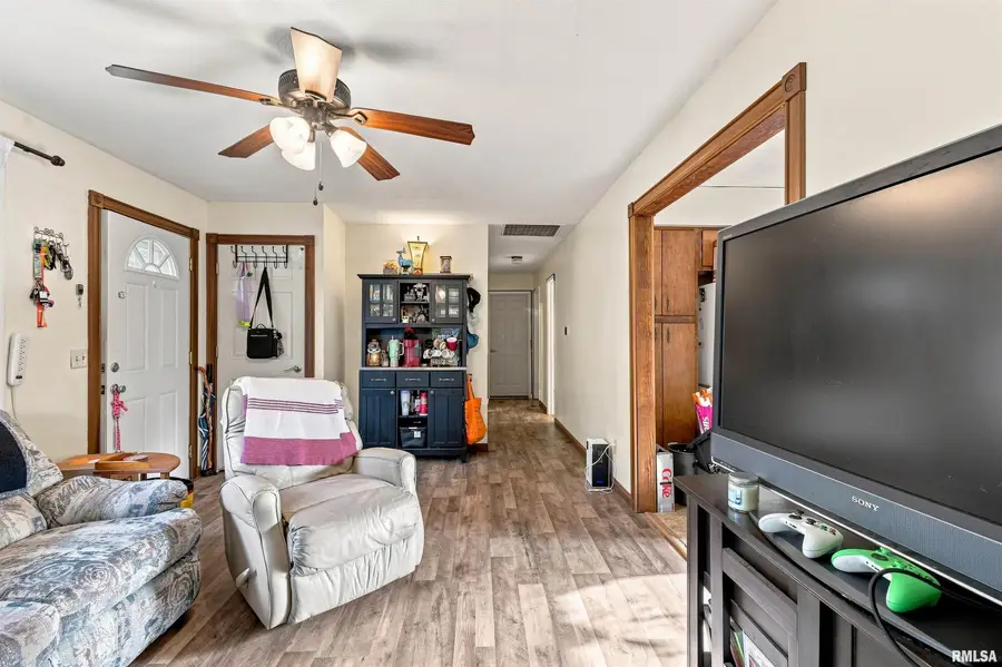 1214 N Wall Street, Carbondale, IL 62901 - #2