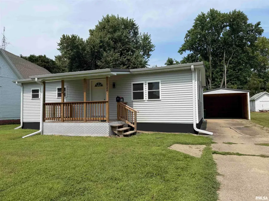 720 E Carroll Street, Macomb, IL 61455 - #2