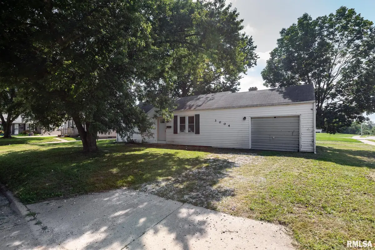 3004 N Wilson Drive, Peoria, IL 61604 - #1