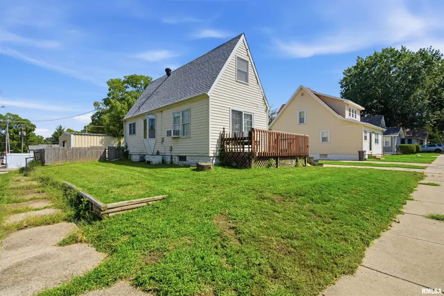 331 Herman Street, Pekin, IL 61554 - #3