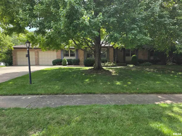 921 Birchwood Drive, Washington, IL 61571