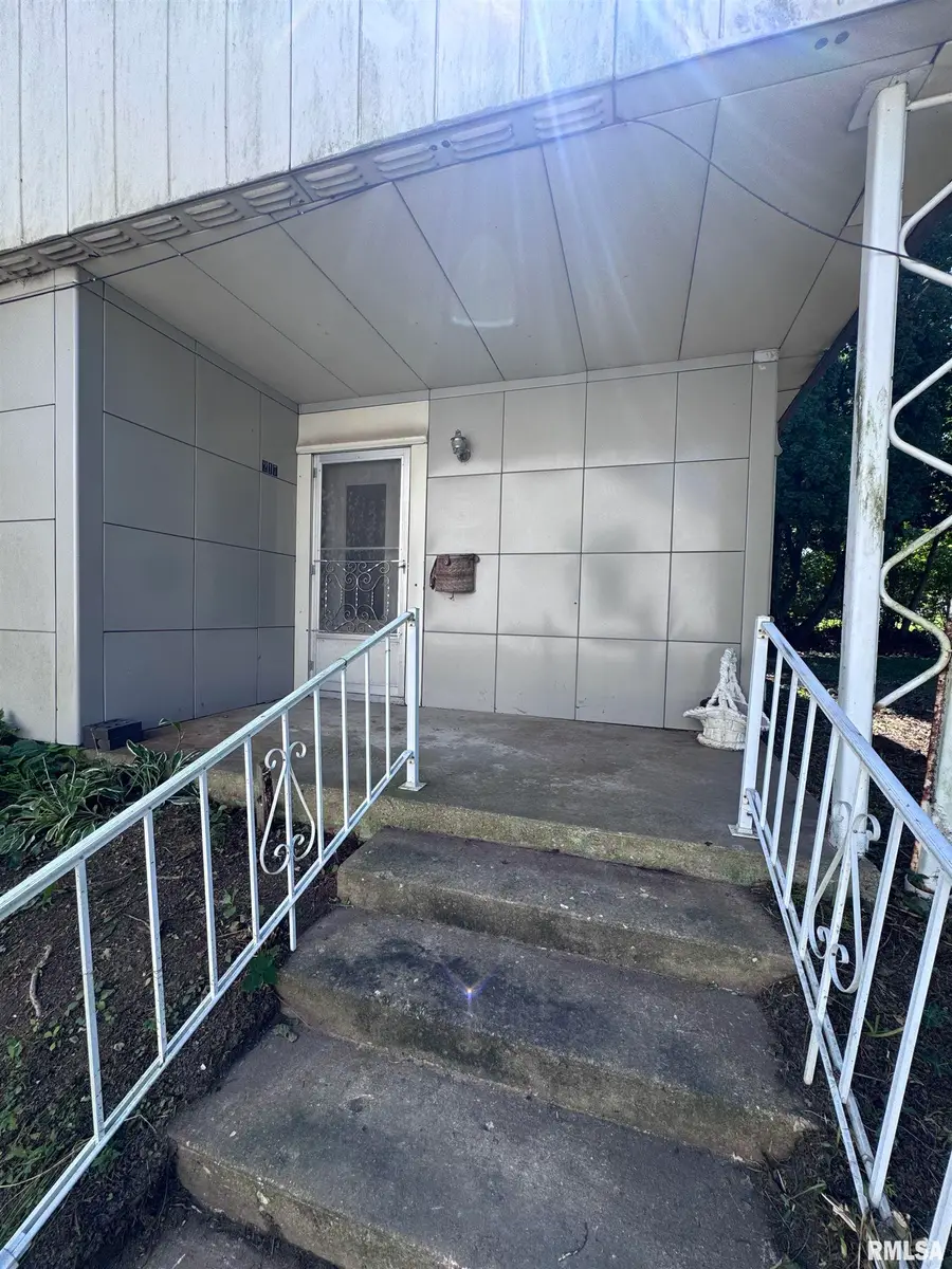 217 Chandler Boulevard, Macomb, IL 61455 - #2