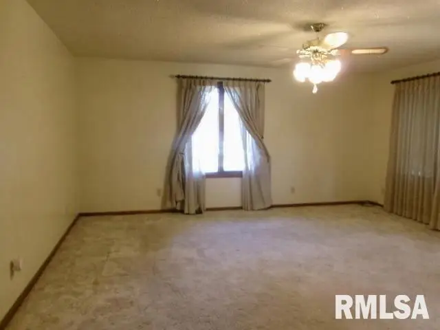123 Anderson Street, Rushville, IL 62681 - #3