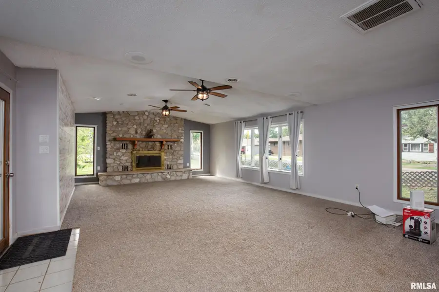 708 E Candy Cane Lane, West Frankfort, IL 62896 - #2