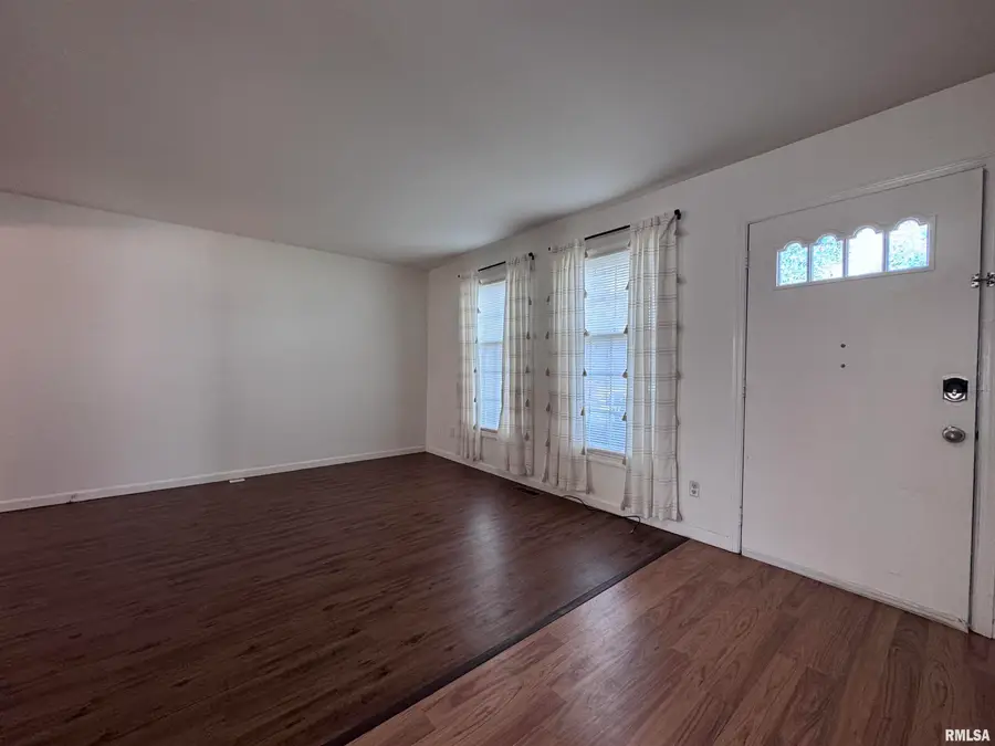 25 S Yorktown Road, Macomb, IL 61455 - #3