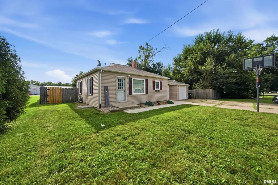 105 Sterling Street, Washington, IL 61571 - #2