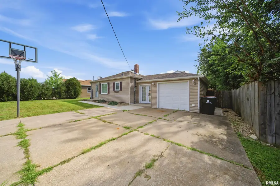 105 Sterling Street, Washington, IL 61571 - #3