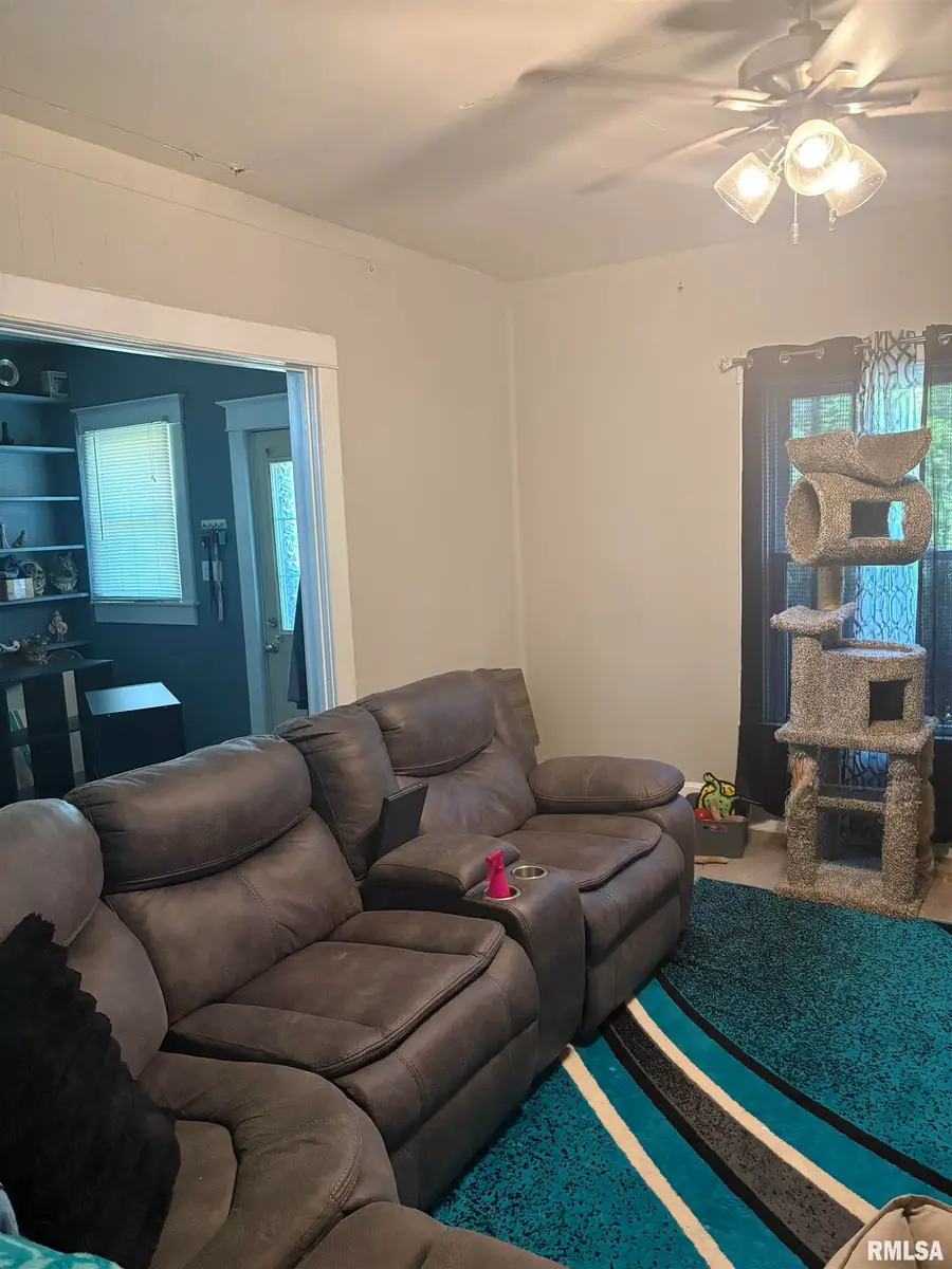 716 N Mcarthur Street, Macomb, IL 61455 - #3