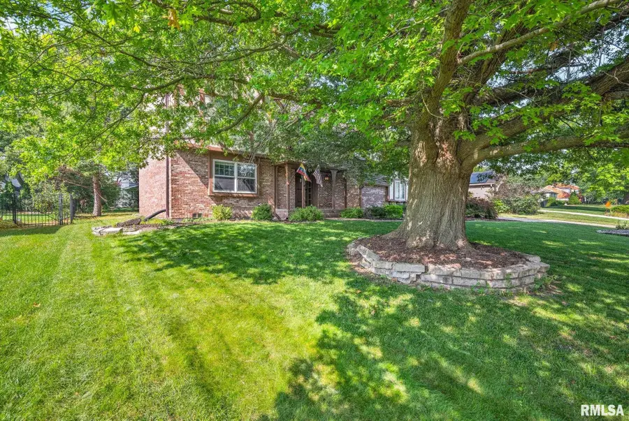 131 E Morningside Drive, Peoria, IL 61614 - #2