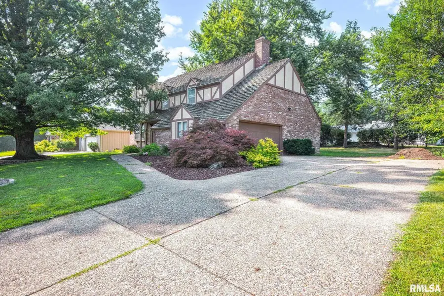 131 E Morningside Drive, Peoria, IL 61614 - #3