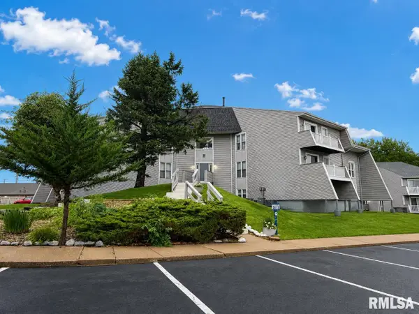 2618 W Willowlake Drive #214, Peoria, IL 61614