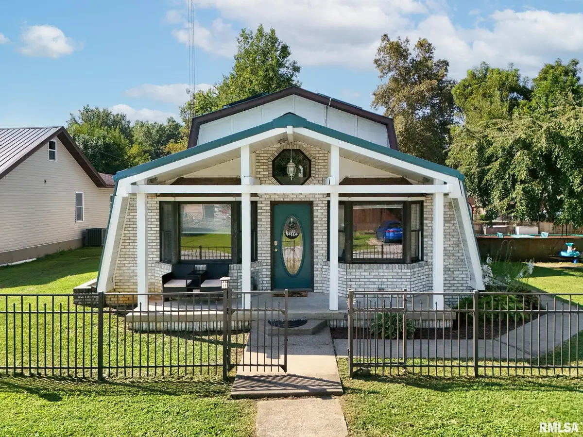 1206 W Oak Street, West Frankfort, IL 62986-2244 - #1