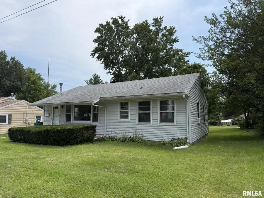 309 E Walker Street, Macomb, IL 61455 - #2