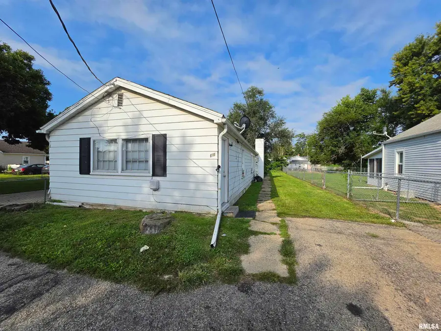 120 Linden Street, East Peoria, IL 61611 - #2