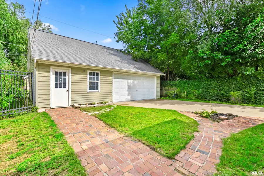 1018 N Parkside Drive, Peoria, IL 61603 - #3