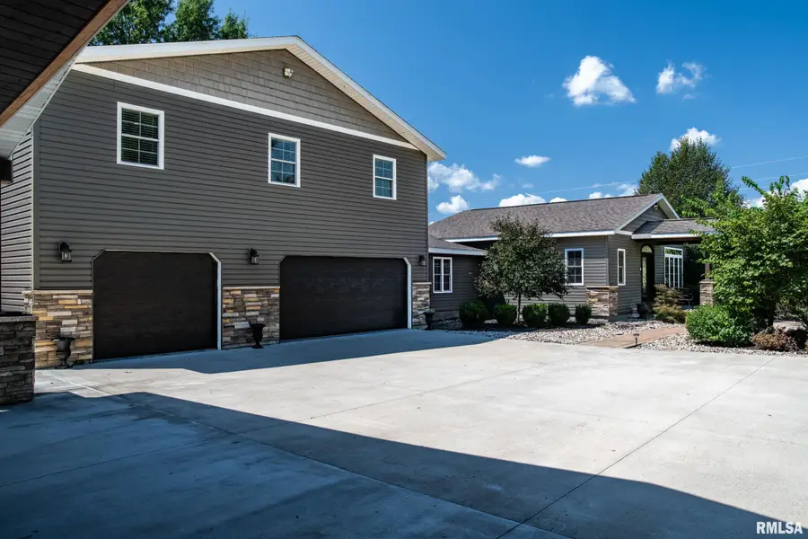 2385 Rose Lane, West Frankfort, IL 62896 - #2