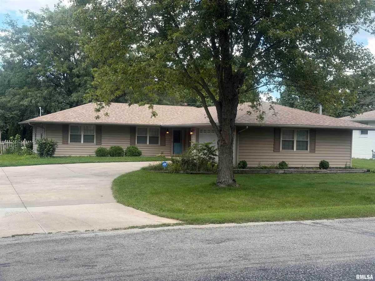 417 W Monroe Street, Metamora, IL 61548 - #1