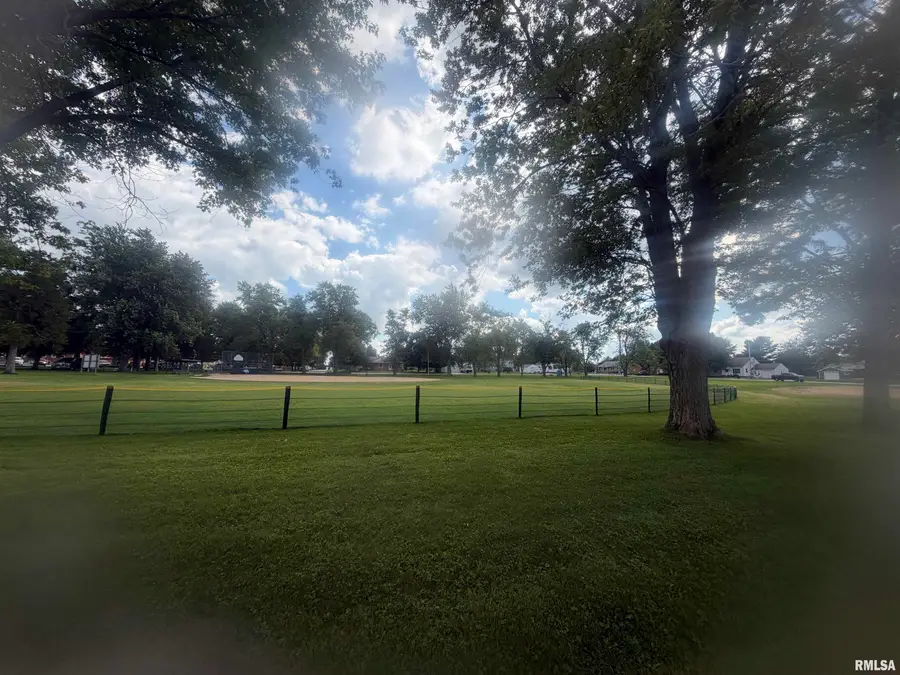 417 W Monroe Street, Metamora, IL 61548 - #3