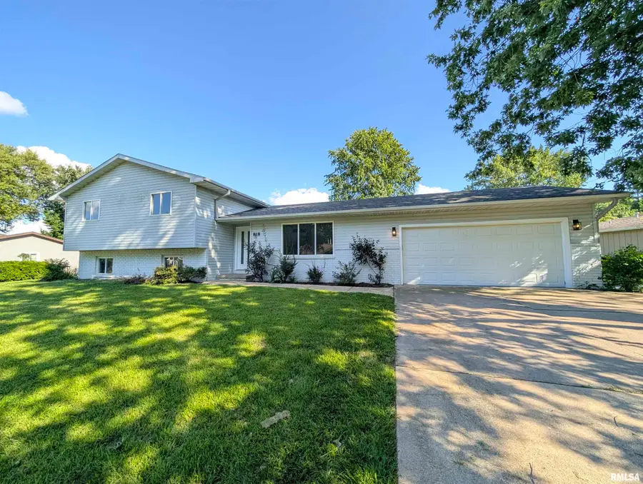 818 Grandview Way, Germantown Hills, IL 61548 - #2