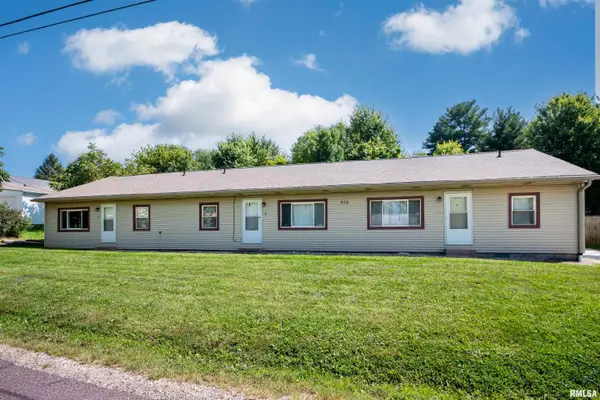 916 S Creve Coeur Avenue #A-C, Creve Coeur, IL 61610