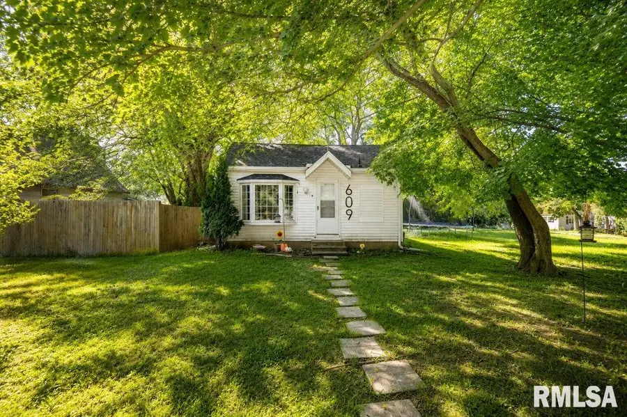 609 S Stewart Street, Creve Coeur, IL 61610 - #2