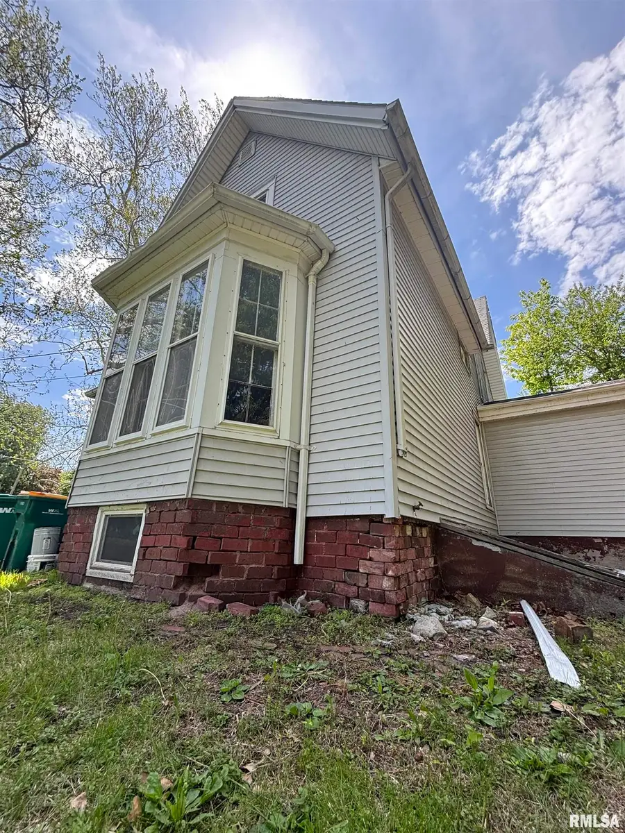 499 Yates Street, Galesburg, IL 61401 - #2