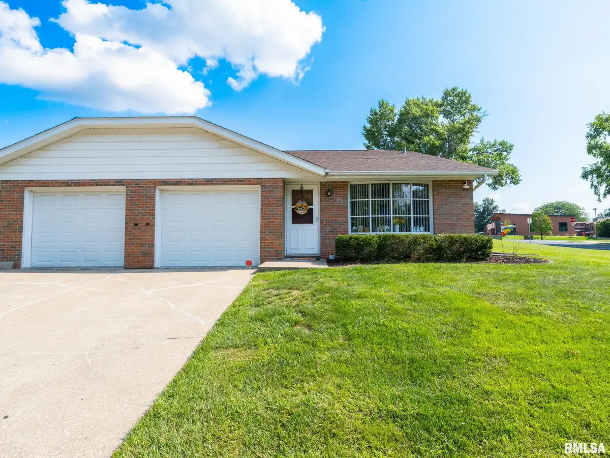 2752-56 W Millbrook Court, Peoria, IL 61615 - #1