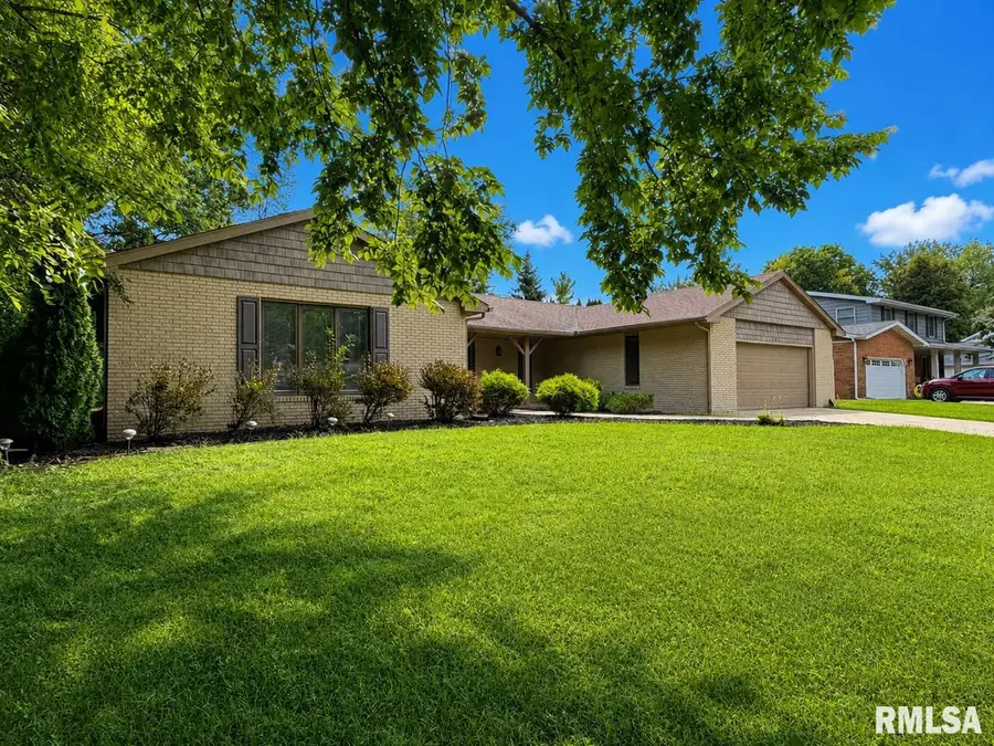 122 W Morningside Drive, Peoria, IL 61614 - #2