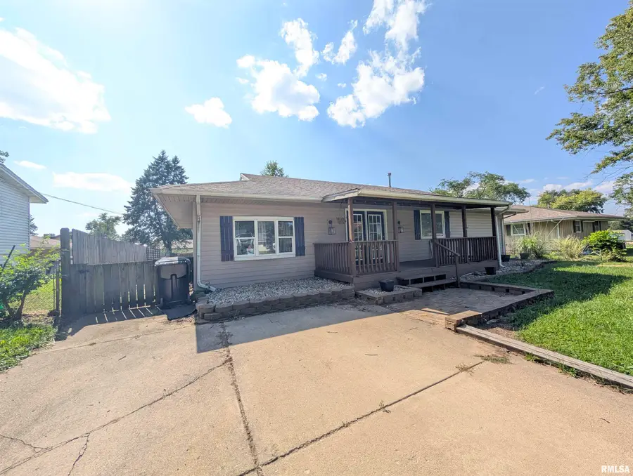104 Meadowview Lane, Washington, IL 61571 - #2