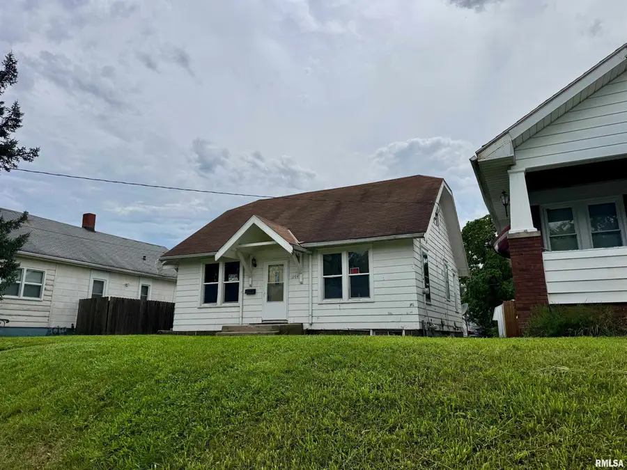 1204 E Virginia Avenue, Peoria, IL 61603 - #3