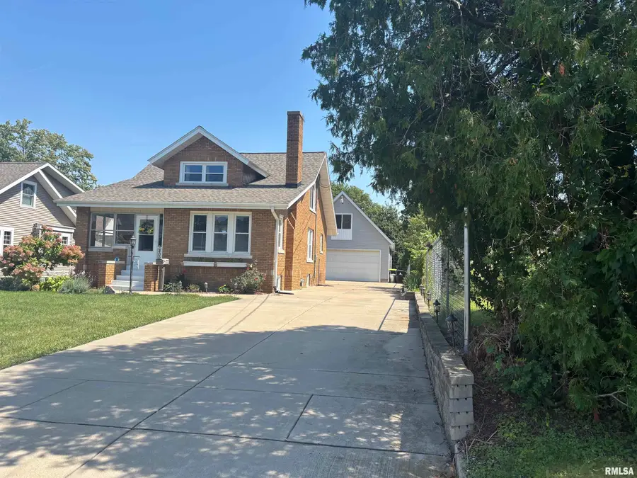 209 S Market Street, Washington, IL 61571 - #2
