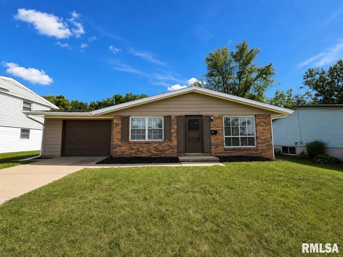 2220 W Kensington Drive, Peoria, IL 61614 - #1