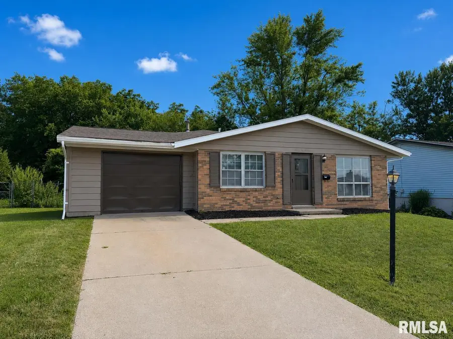 2220 W Kensington Drive, Peoria, IL 61614 - #2