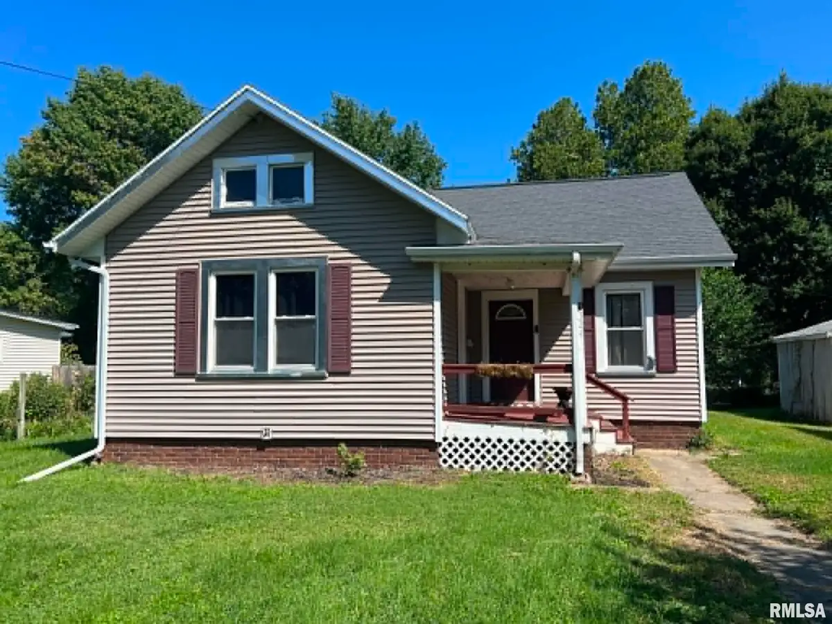 324 E Summit Street, Macomb, IL 61455 - #1