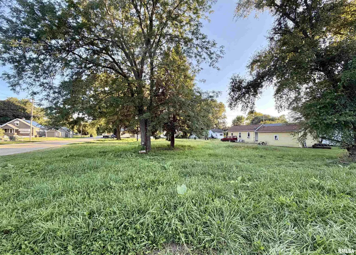 202 Chicago Street, East Peoria, IL 61611 - #1