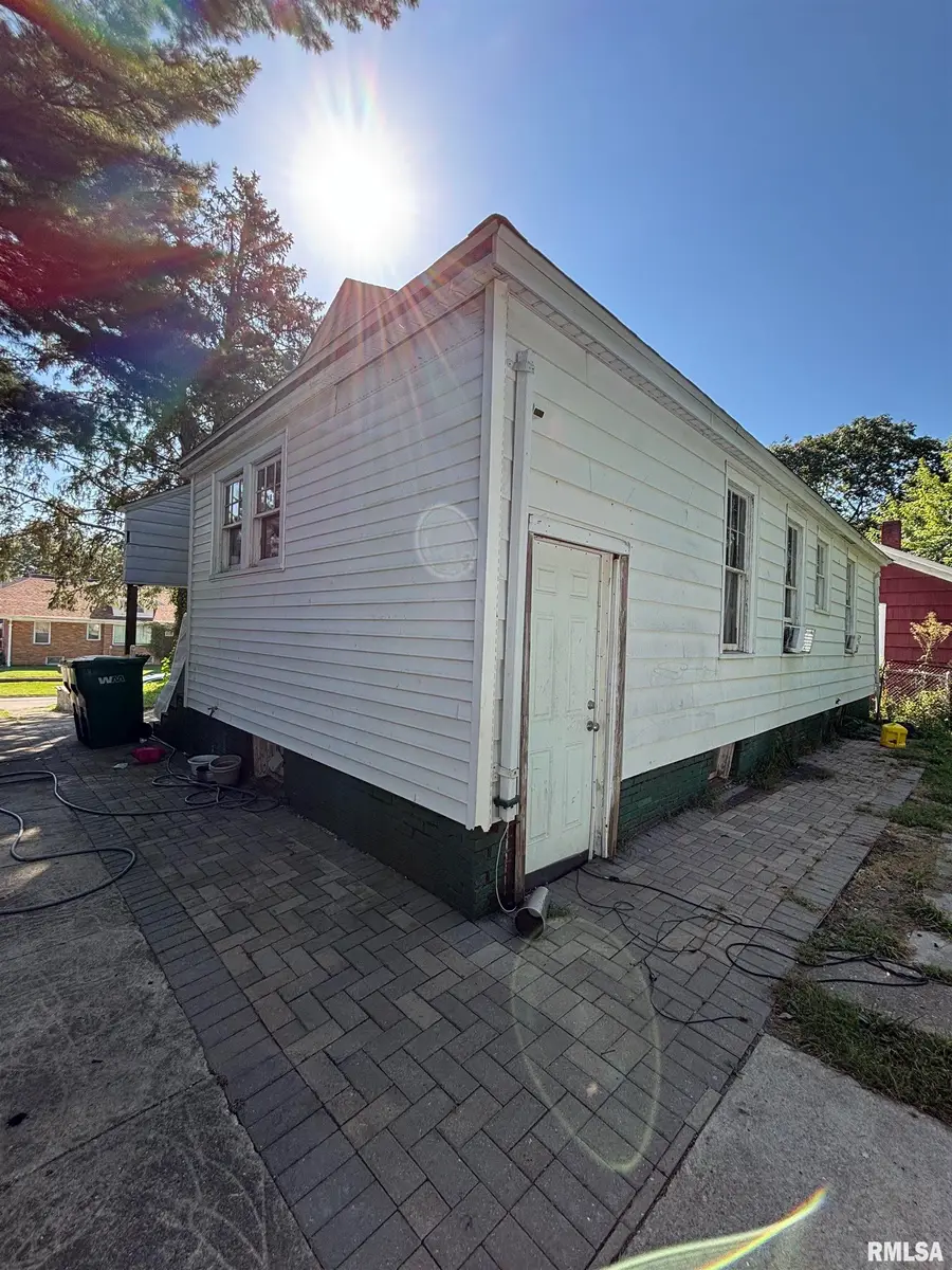 564 N Pearl Street, Galesburg, IL 61401 - #2