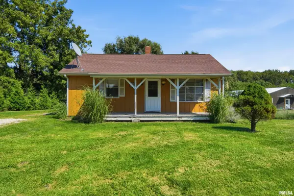 395 S Fulton Street, Banner, IL 61520
