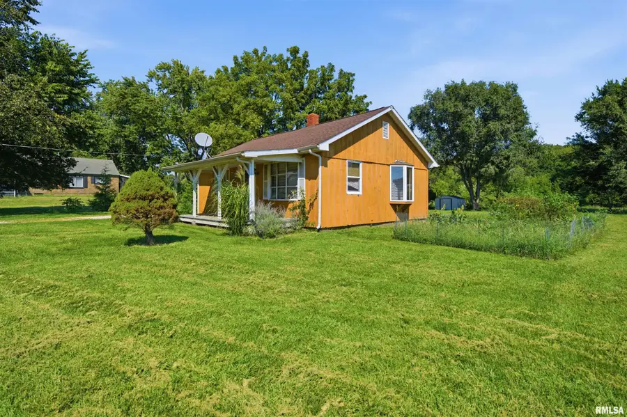395 S Fulton Street, Banner, IL 61520 - #3