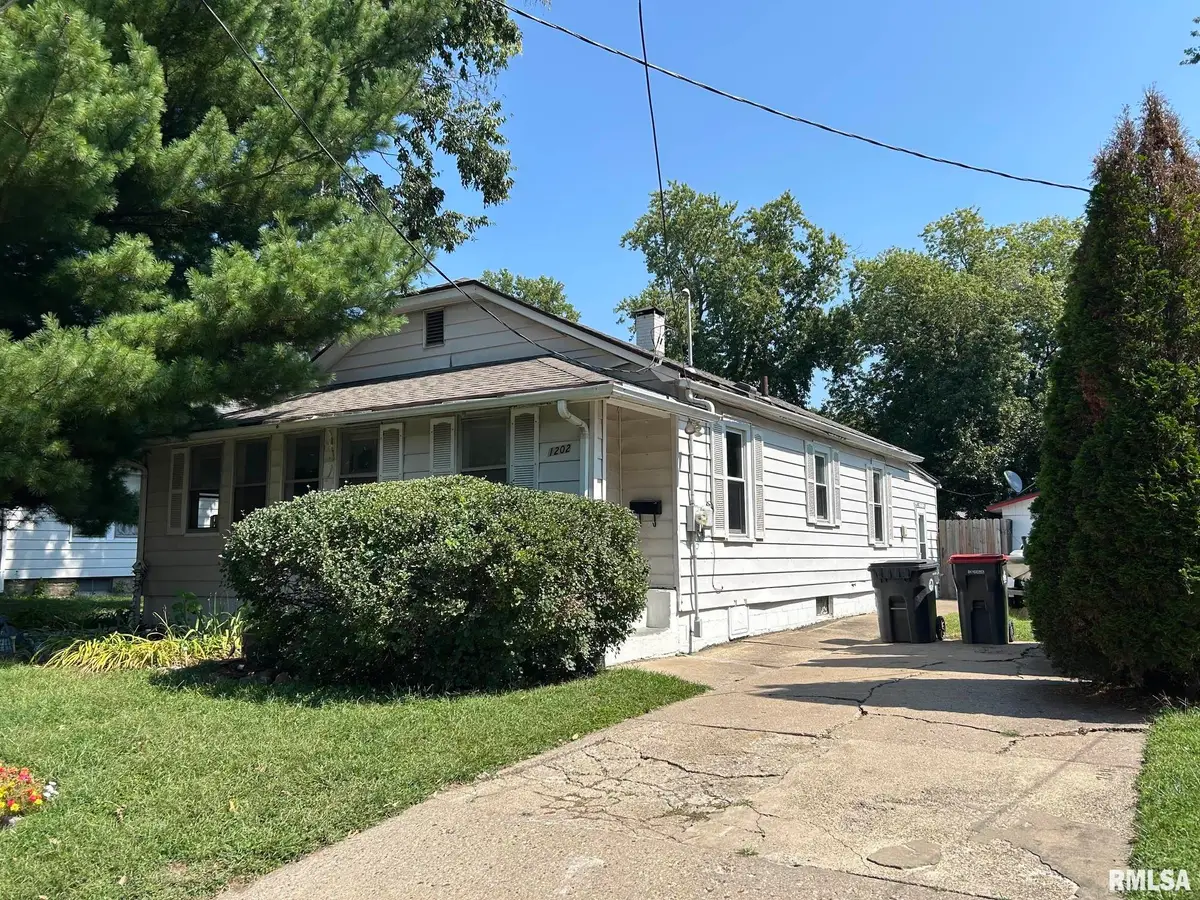 1202 Maple Street, Pekin, IL 61554 - #1